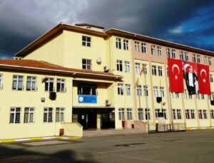 Yarın okullar tatil mi? Yalova, Zonguldak, Kocaeli ve İstanbul’da okullar açık mı, tatil mi? İşte detaylar