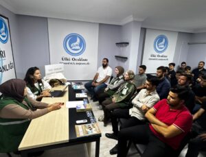 Yeşilay Osmaniye Şubesi, Ülkü Ocakları’nda bağımlılıkla mücadele programı düzenledi